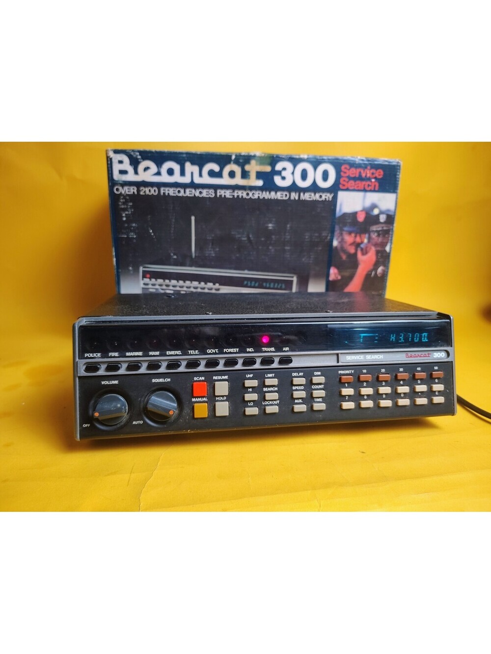 Vtg Electra Bearcat 300 Service Search Radio Scanner BC-300 Base Station As-is